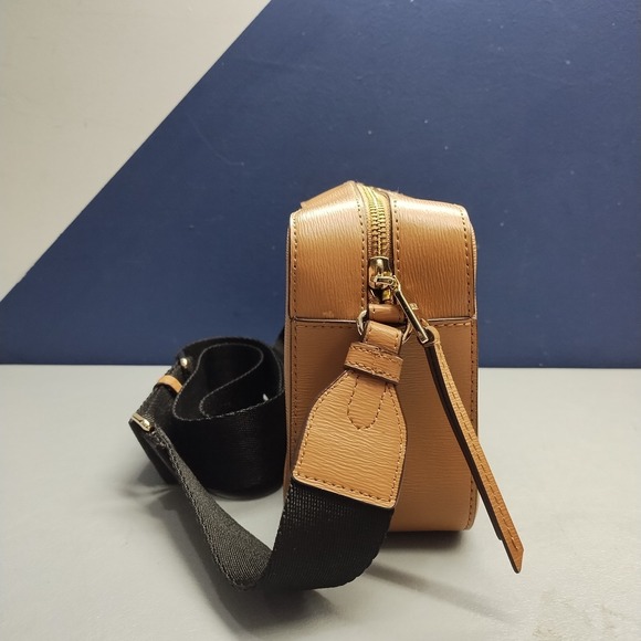 DKNY Bryant Crossbody Camera Bag Womens Brown‎ Leather Elegant Zipper Closure - Picture 3 of 12